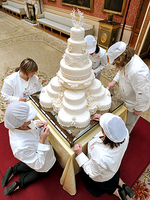 Wedding cake for 300 cost